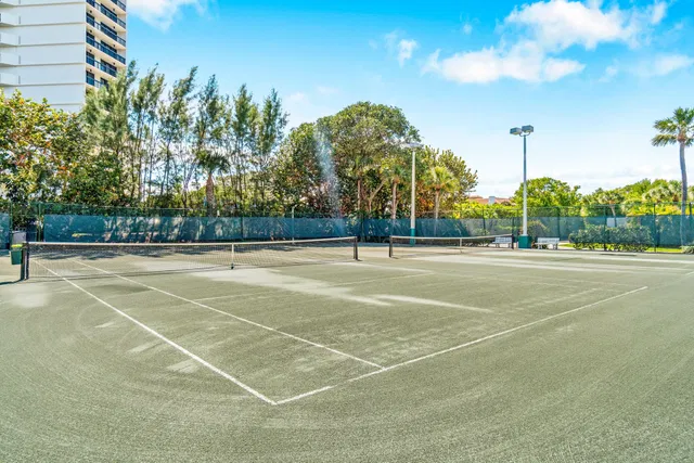 Le Club International Unit 416 photo 51
