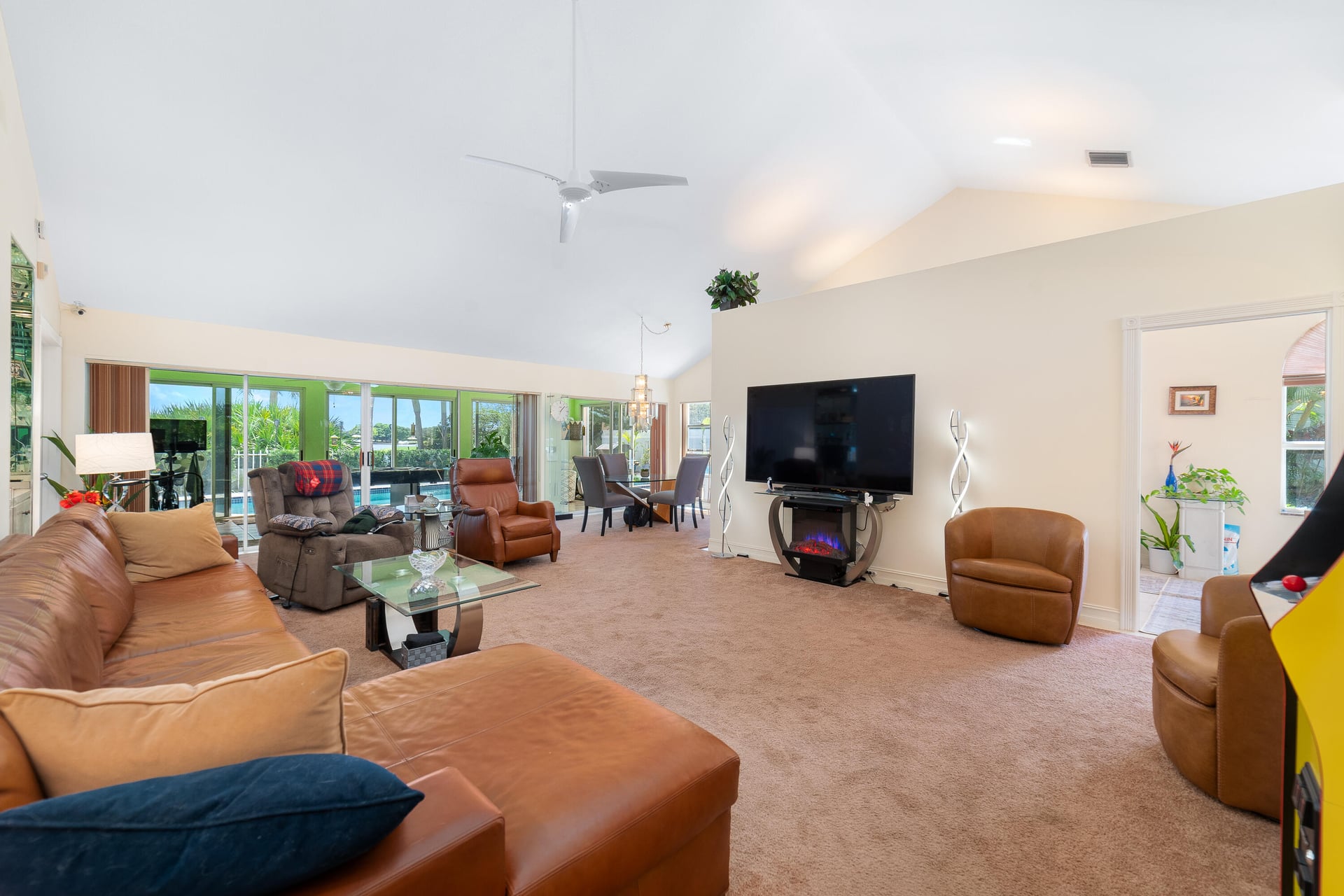  Residence photo 8