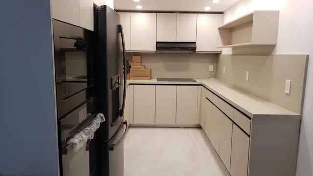 Unit 904 photo 6