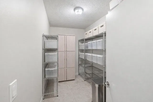 Unit 303 photo 14