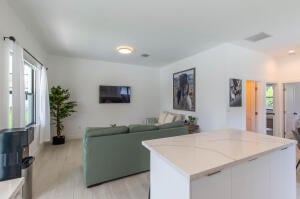 Saddle Trail Park Residence photo 28
