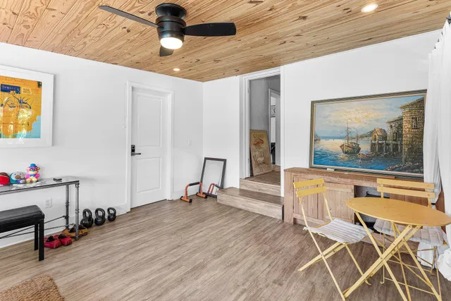Residence photo 12