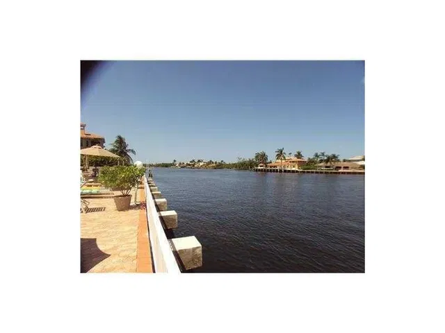 Unit C14 photo 11