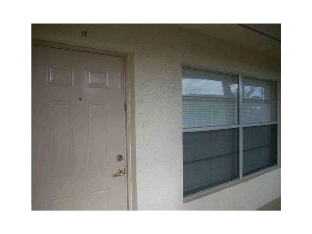 Unit C14 photo 19