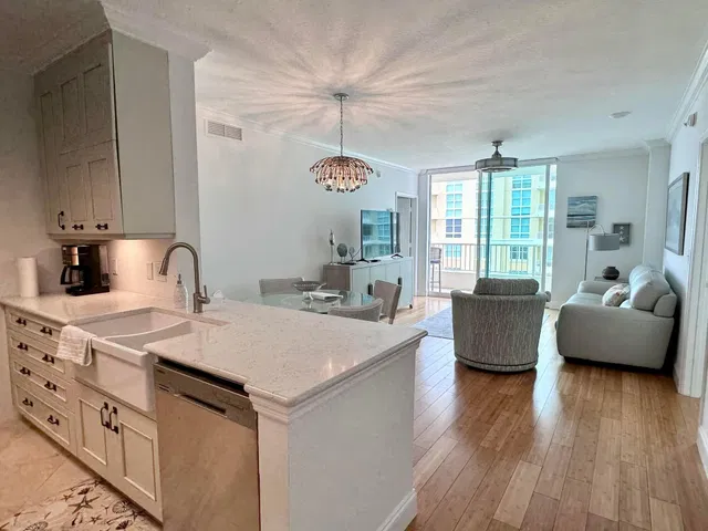 Boynton Beach Club Unit 1203 photo 2
