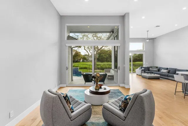 Woodfield Country Club Residence photo 5