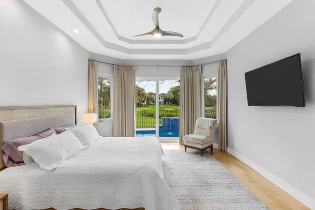 Woodfield Country Club Residence photo 11