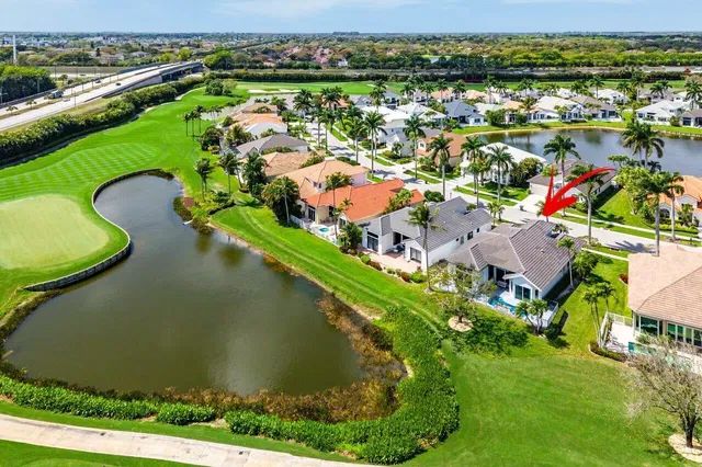 Woodfield Country Club Residence photo 26