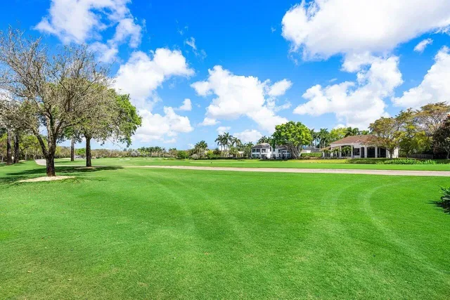 Woodfield Country Club Residence photo 27
