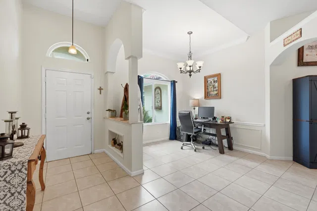Residence photo 3