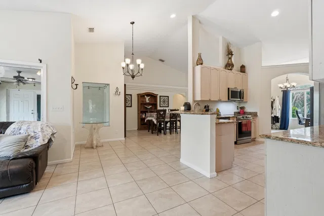 Residence photo 10