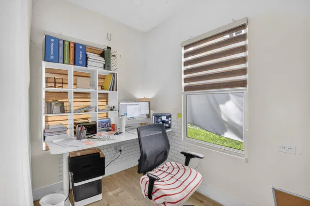  Residence photo 31
