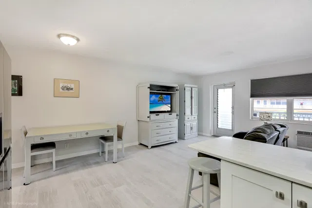 Residence photo 4