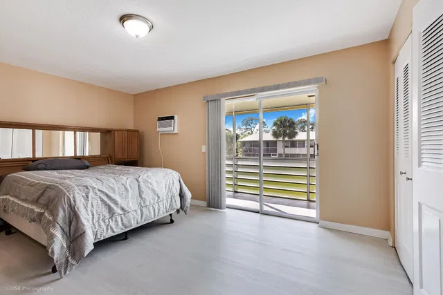 Residence photo 12