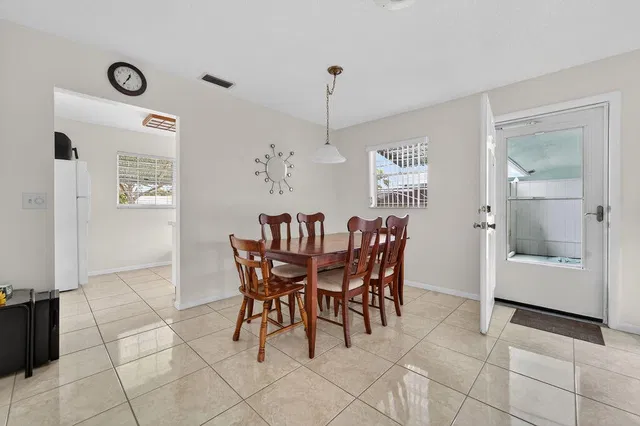 Residence photo 4