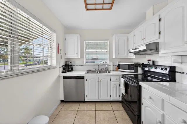 Residence photo 8
