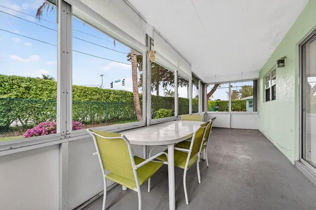 Residence photo 19