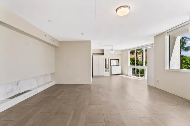 Villa Lofts Unit 302 photo 9
