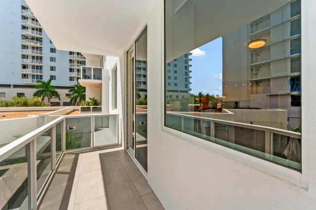 Villa Lofts Unit 302 photo 28