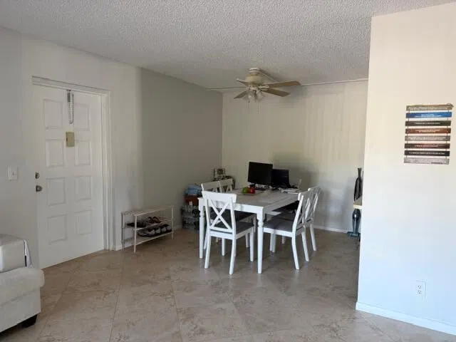 Unit D2 photo 2