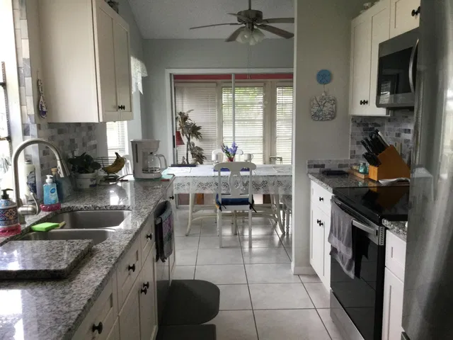  Residence photo 5