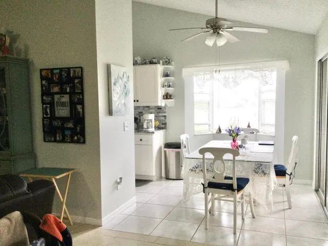  Residence photo 7
