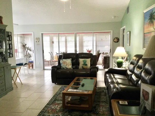  Residence photo 8