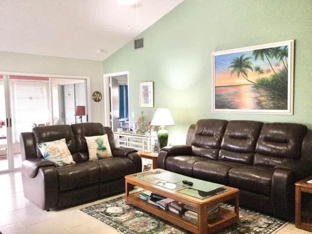  Residence photo 9