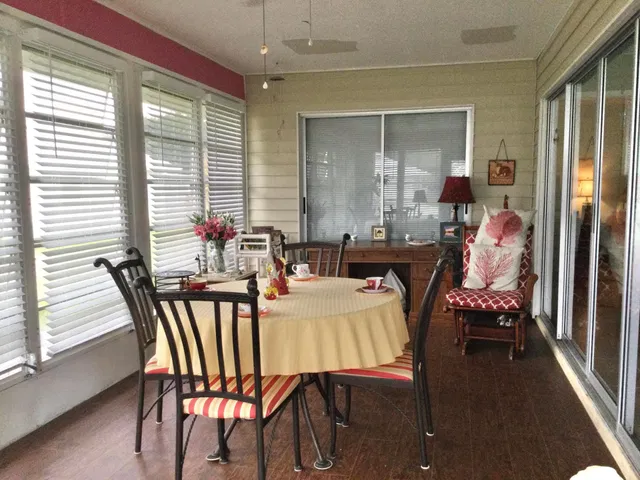  Residence photo 11