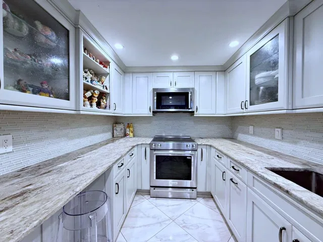Barclay Condo Unit 305 photo 6
