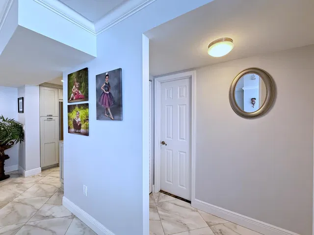 Barclay Condo Unit 305 photo 22