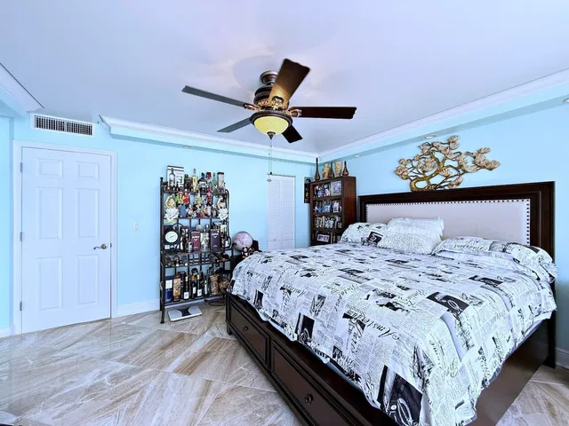 Barclay Condo Unit 305 photo 24