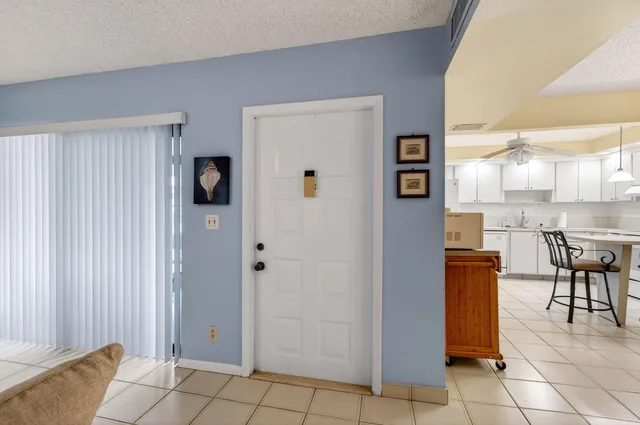  Unit C photo 9