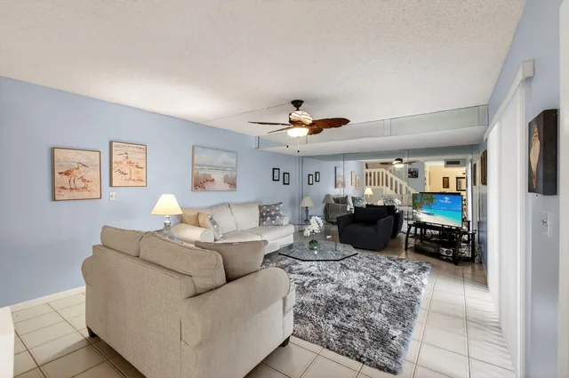 Unit C photo 11