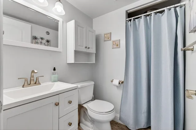  Unit C photo 30