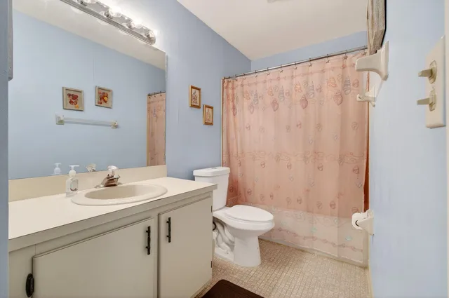  Unit C photo 46