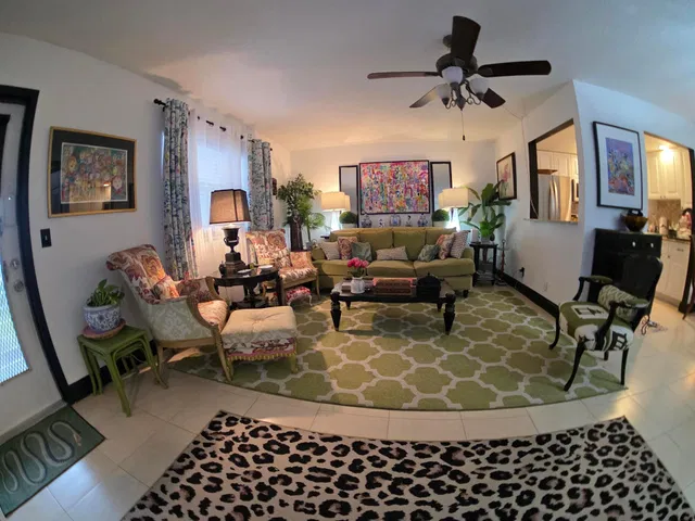 Residence photo 2