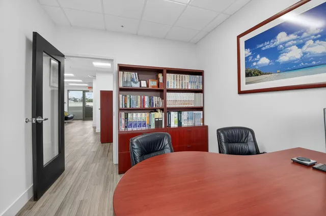 Unit 3211 photo 10