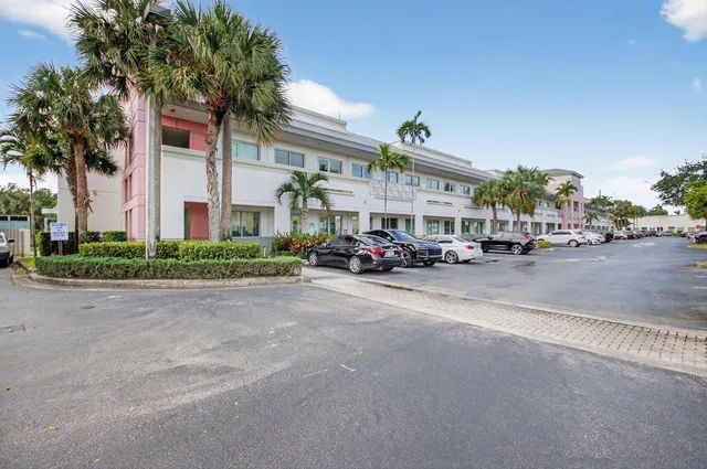 Unit 3211 photo 17