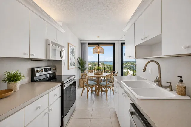 Singer Island Unit 2-804 photo 5