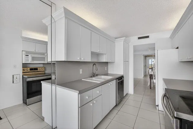 Singer Island Unit 2-804 photo 25