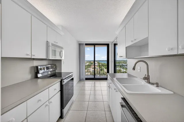 Singer Island Unit 2-804 photo 27