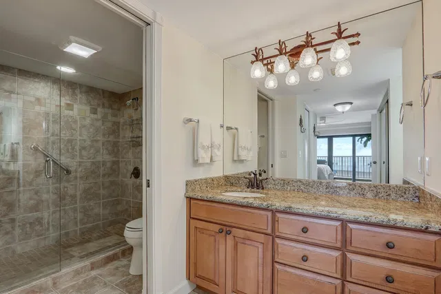 Unit 403 photo 15
