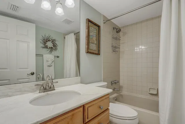 Unit 403 photo 28
