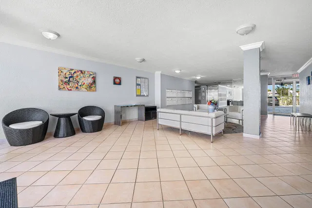  Unit 415 photo 4