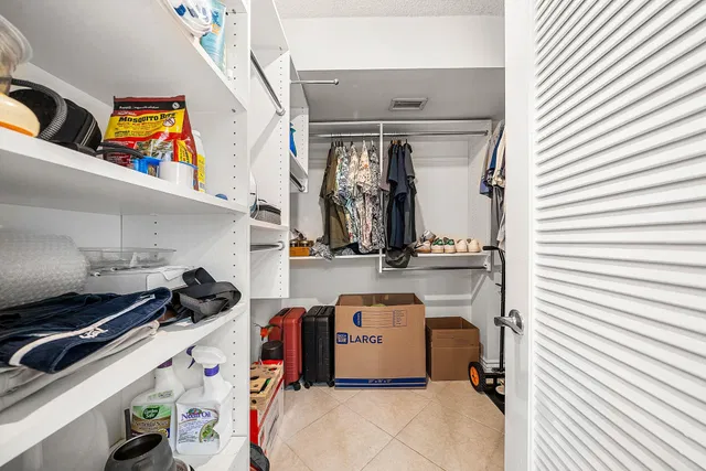  Unit 415 photo 15