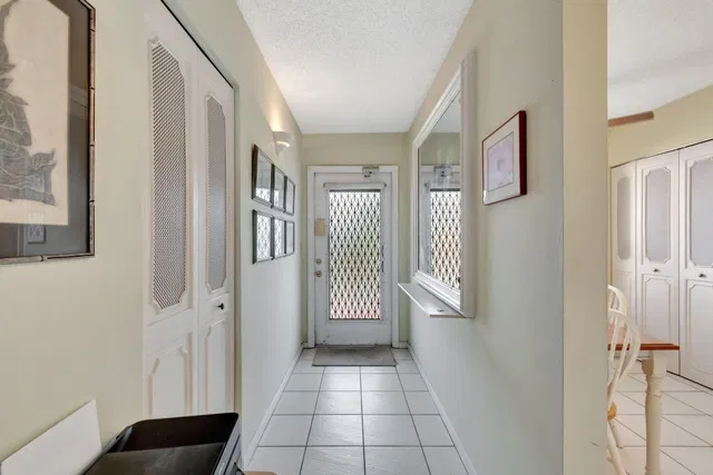 Unit 402 photo 5