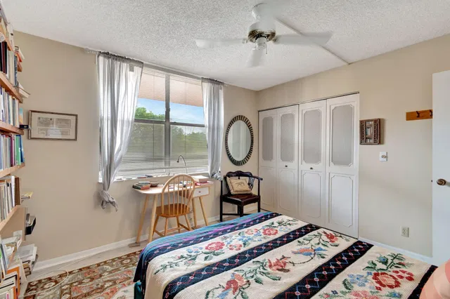 Unit 402 photo 22
