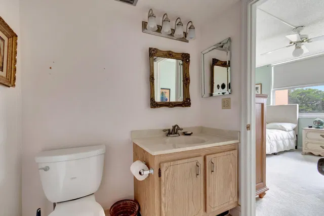 Unit 402 photo 27