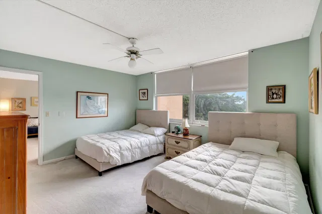 Unit 402 photo 29